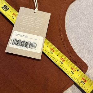 Everlane air tank in walnut